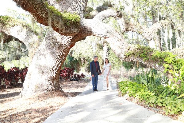 Wedding photography picture of a couple in Ormond Beach, FL
